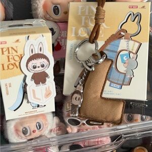 Pop Mart Monsters – Pin For Love Letter “L” Bundle